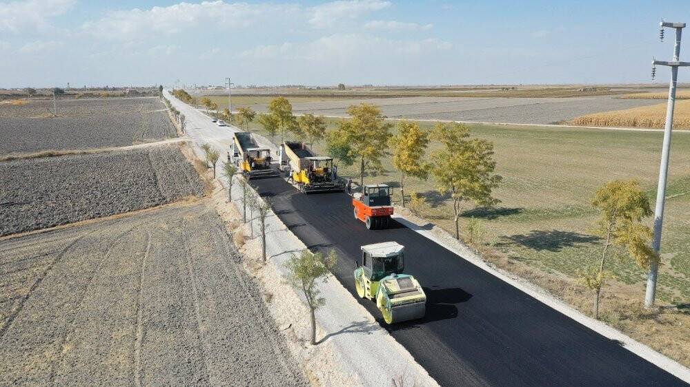 Karatay Belediyesi asfaltlama çalışmalarını sürdürüyor