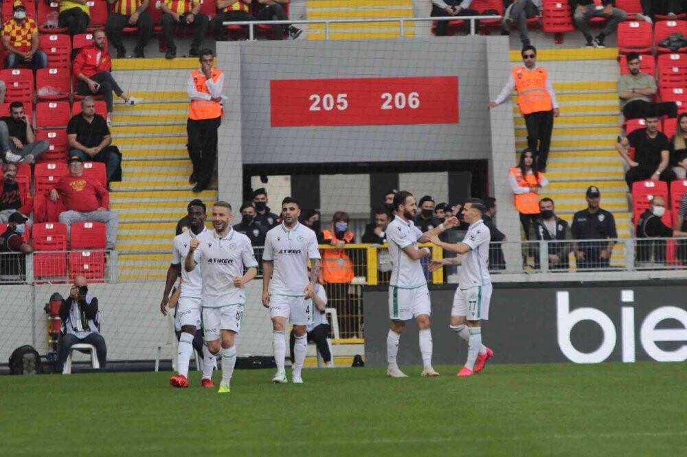 Mekanın sahibi geldi