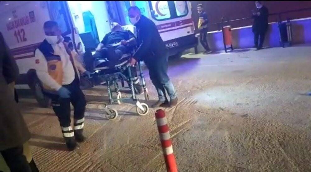 Traktör şarampole yuvarlandı: 1 yaralı
