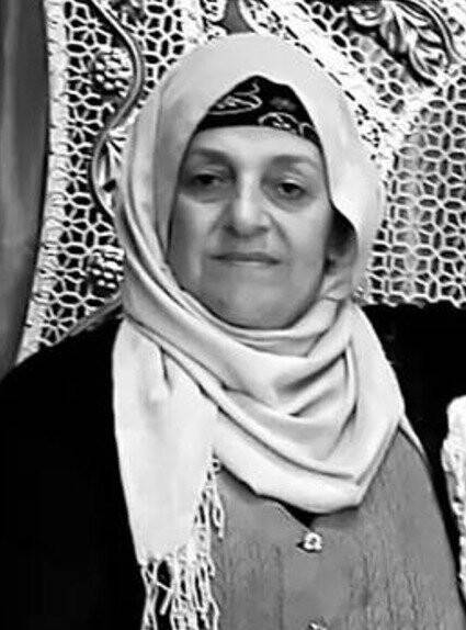 Minibüs ile şadırvan arasında sıkışıp ağır yaralanan kadın son yolculuğuna uğurlandı