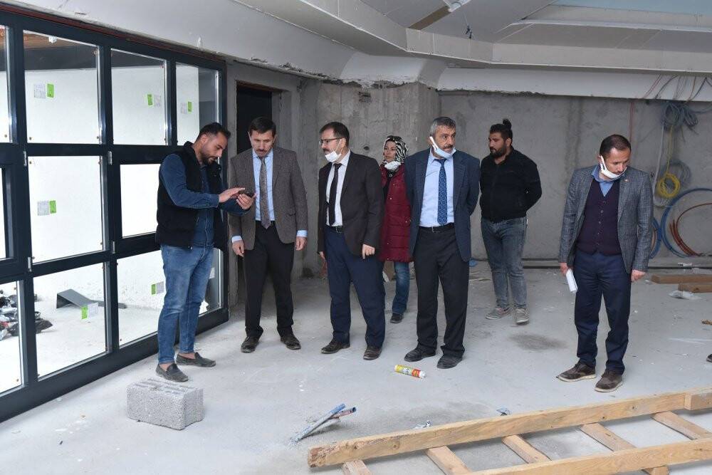 Karatay’da Millet Kıraathanesi’nin yapımı sürüyor