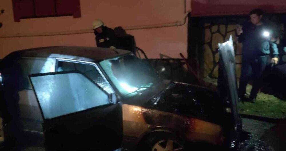 Konya’da park halindeki otomobil yandı