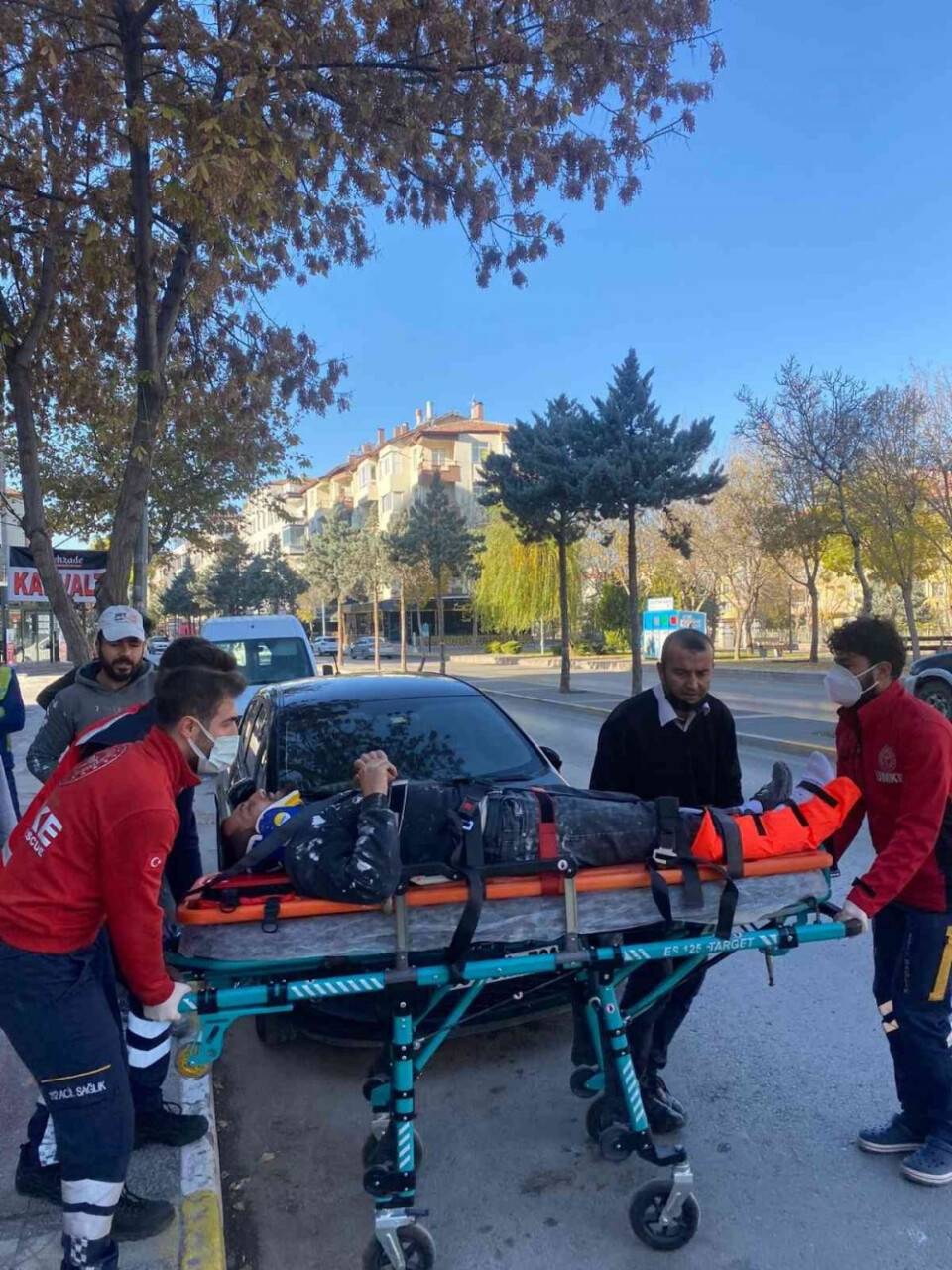 Aksaray’da 3’üncü kattan düşen inşaat işçisi yaralandı