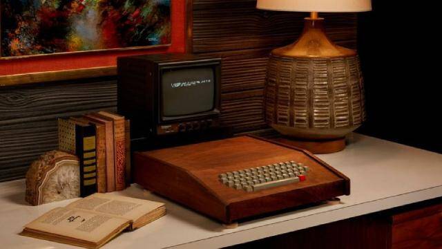 apple-1-bilgisayar-john-moran-auctioneers-1693539-2.jpg