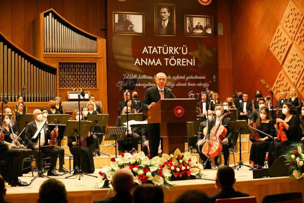 Cumhurbaşkanı Erdoğan: “Gazi hayatta olsaydı eminim onları bu partiden sopa ile kovalardı"