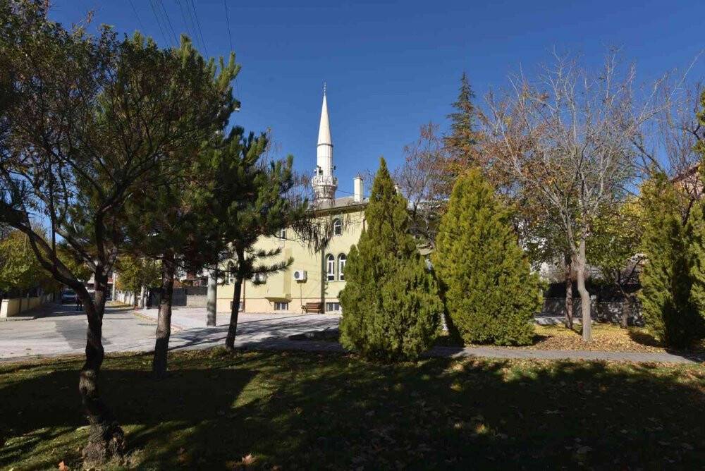 Selçuklu’da cami avluları yeşile büründü