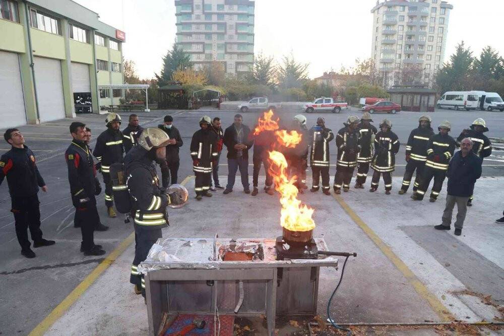 Libyalı itfaiyeciler Konya’da eğitim alıyor