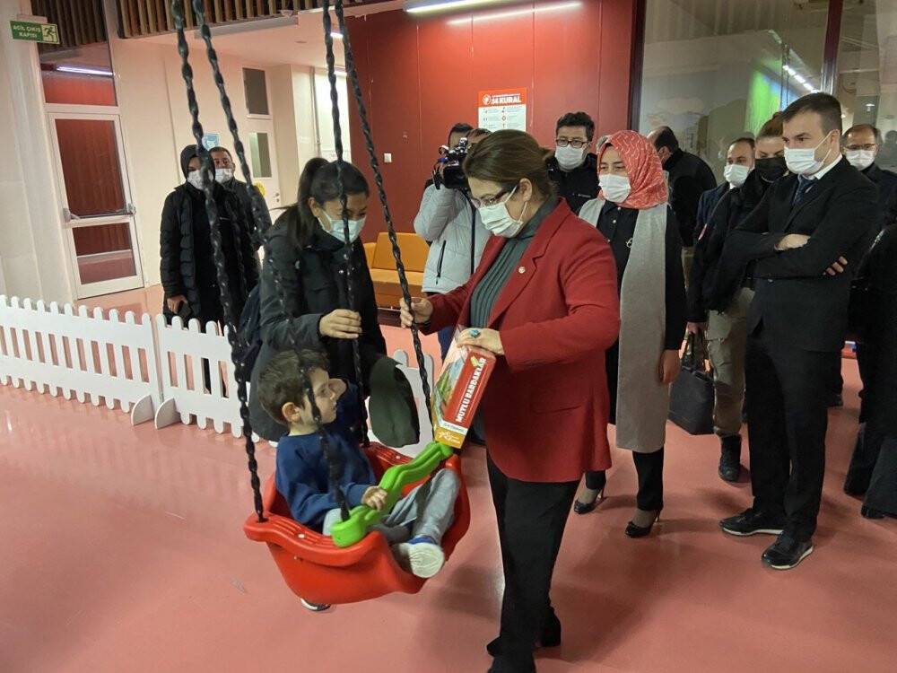 Aile ve Sosyal Hizmetler Bakanı Derya Yanık, Konya'da konuştu