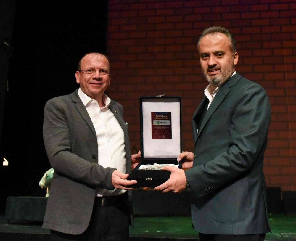 Bursa’da tiyatro salonları çocukların