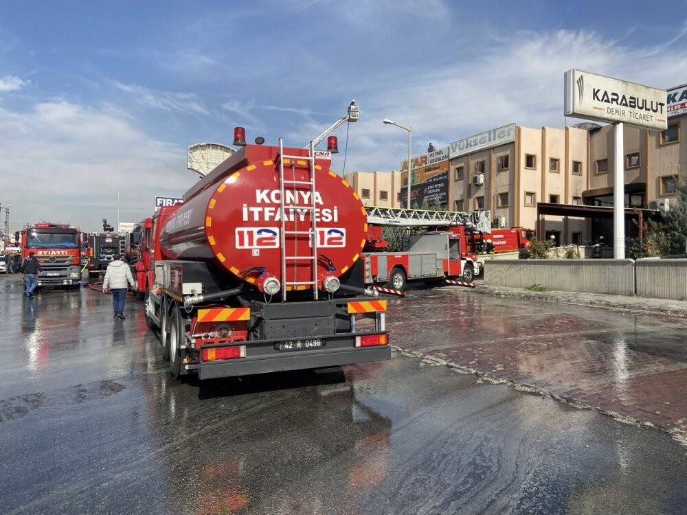 Konya'da korkutan yangın! Petrol ürünleri bulunan iş yerinde yangın çıktı