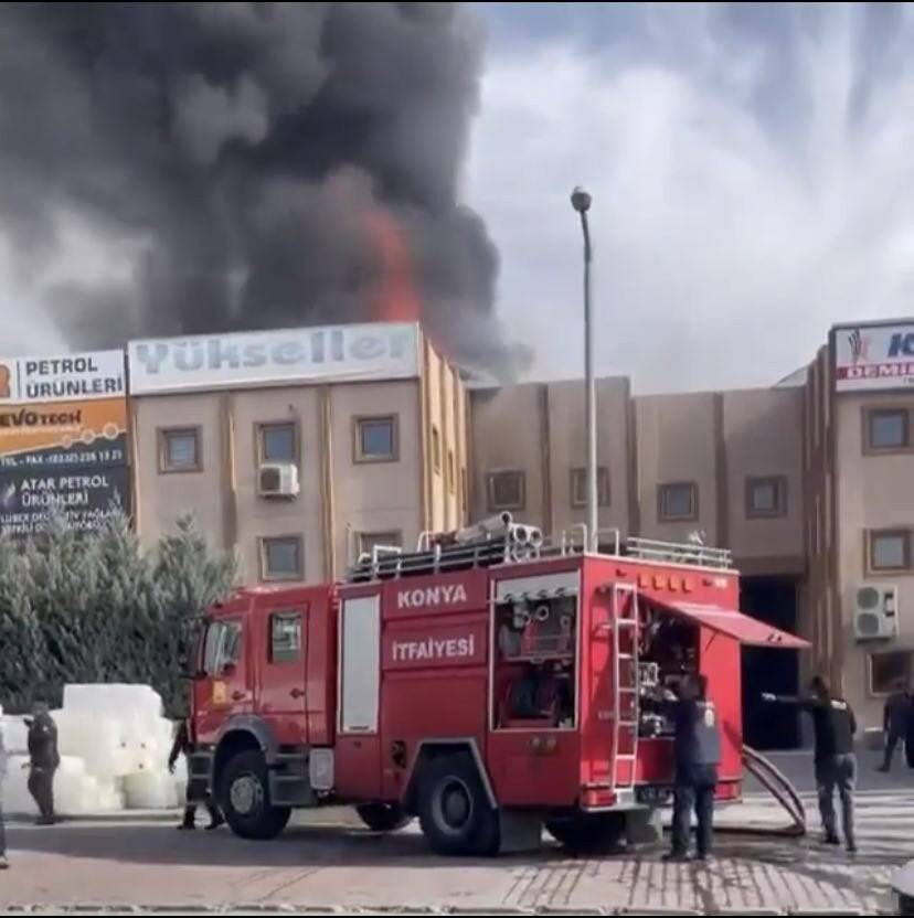 Konya'da korkutan yangın! Petrol ürünleri bulunan iş yerinde yangın çıktı