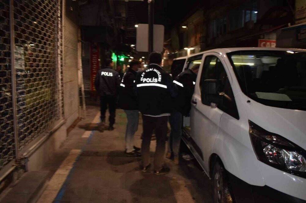 Otel işletmecesi çalışanını bacağından vurdu