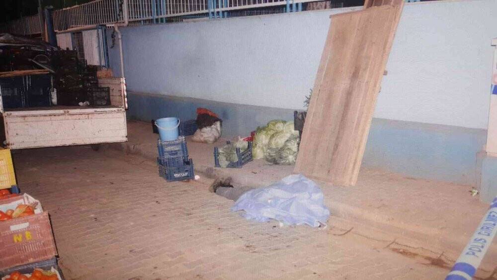Pazarcıların küfürlü konuşma kavgası kanlı bitti: 1 ölü