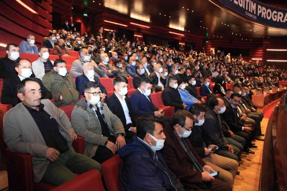 AK Parti’den ‘Teşkilat Akademisi’ eğitimi