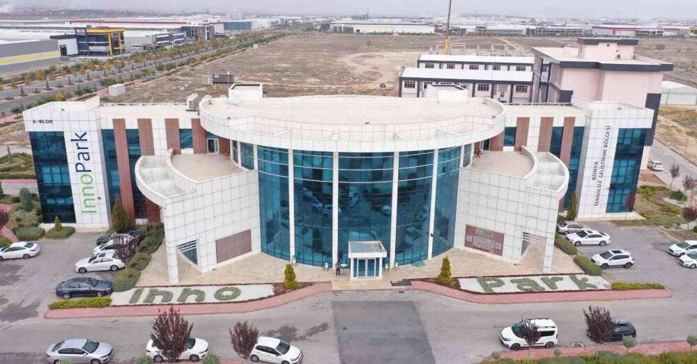 Innopark’a Bakan Varank’tan ödül