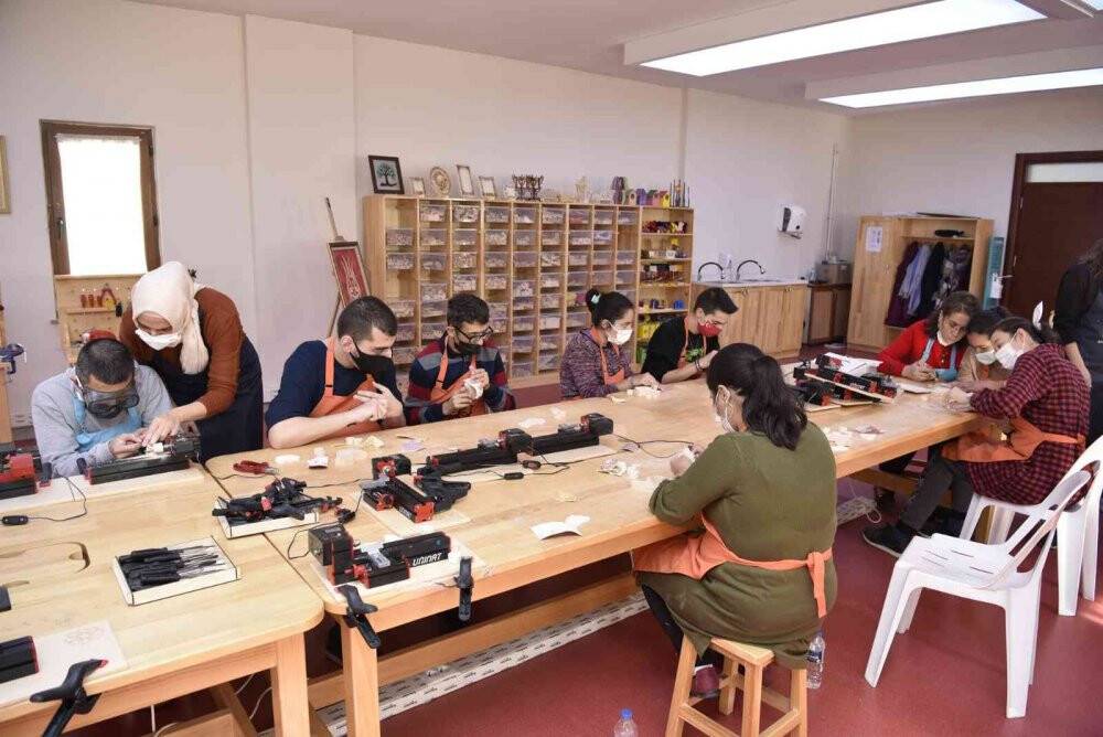 SEDEP sanat tasarım atölyesi özel öğrencilere ev sahipliği yapıyor