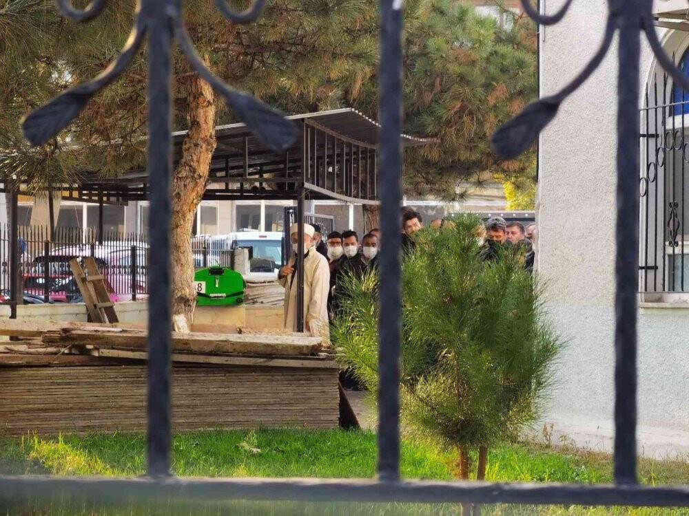 Leblebi yüzünden hayatını kaybeden kadın defnedildi