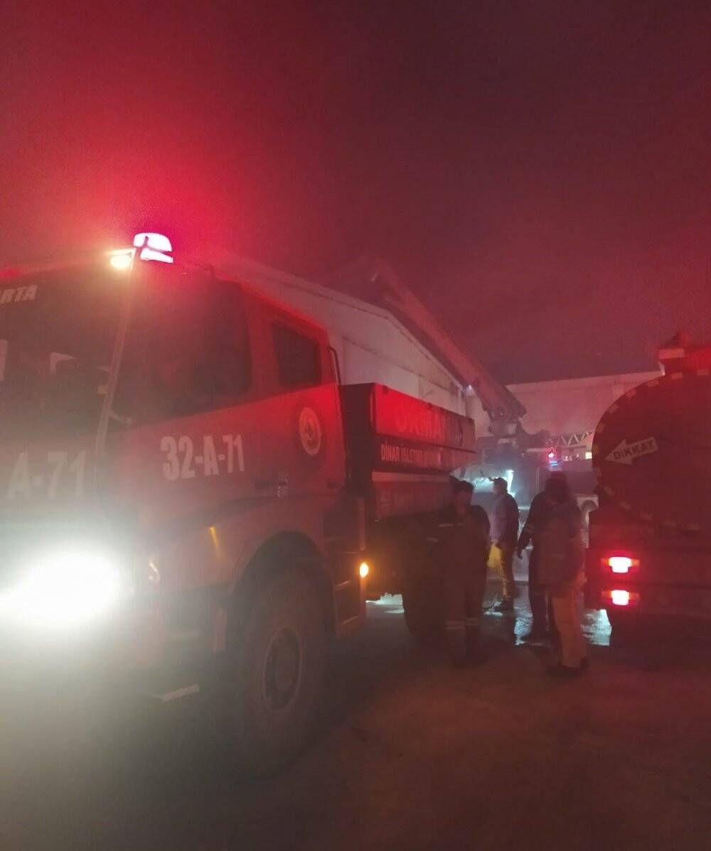 Afyonkarahisar’da iplik fabrikasında yangın