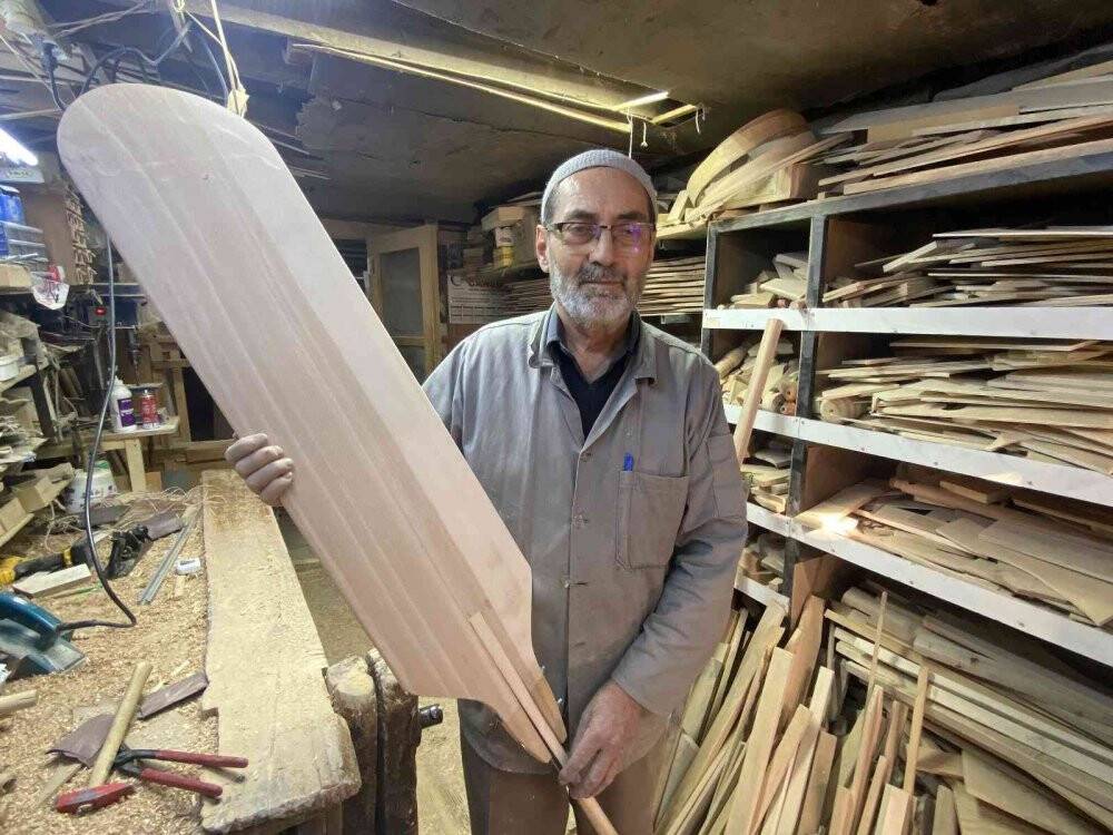 Babasının çırak olarak verdiği mesleği 59 yıldır devam ettiriyor