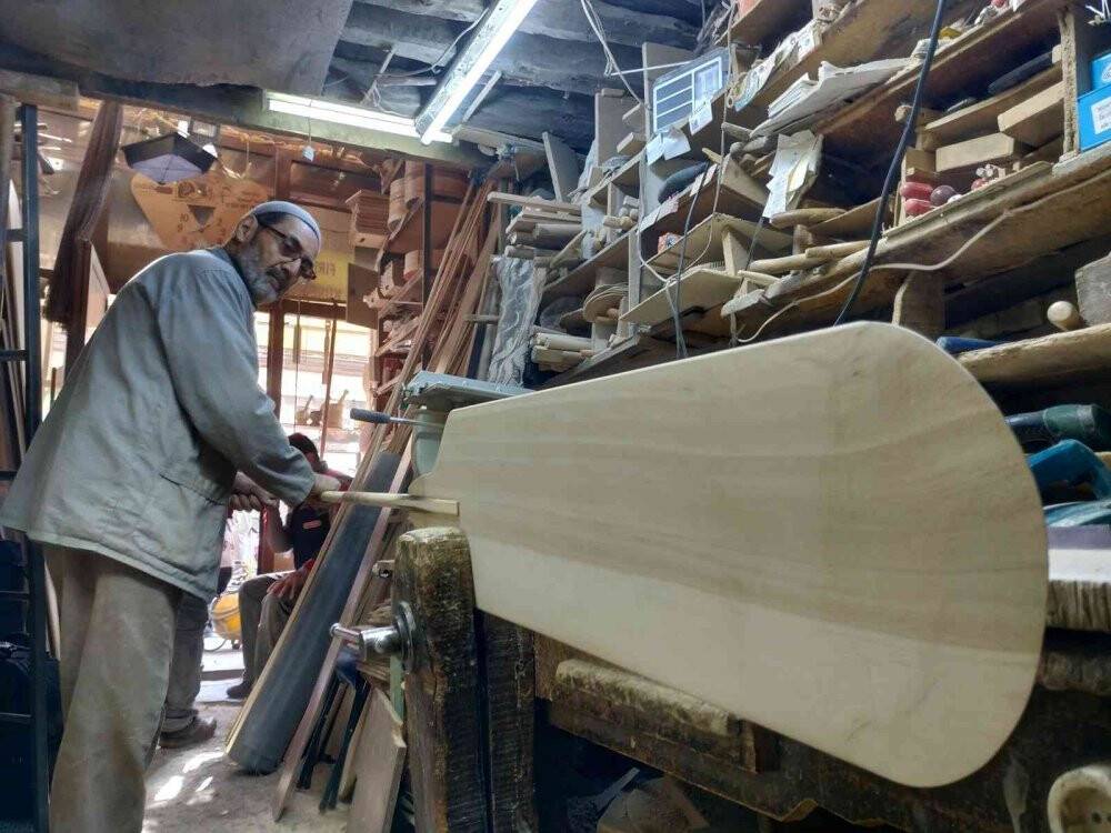 Babasının çırak olarak verdiği mesleği 59 yıldır devam ettiriyor