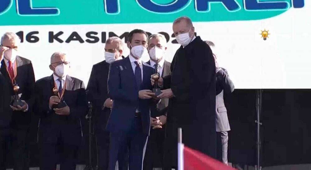 Cumhurbaşkanı Erdoğan’dan Konya Büyükşehir’e Gençlik Faaliyetleri ödülü
