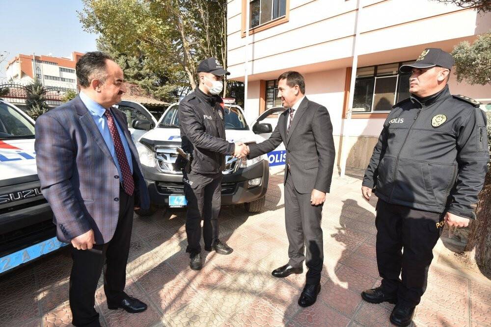 Karatay Belediyesinden emniyete araç desteği