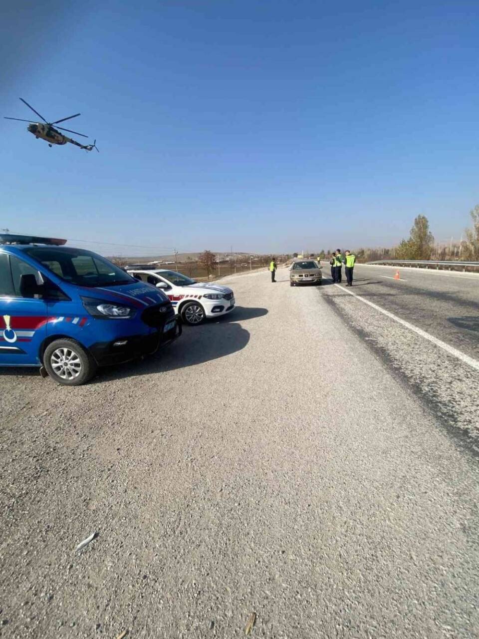 Konya'da Jandarmadan helikopter destekli trafik denetimi