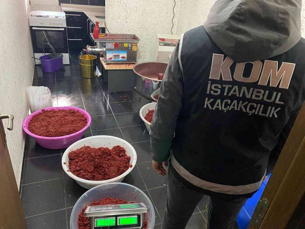 İstanbul merkezli 13 ilde kaçak nargile tütünü operasyonu