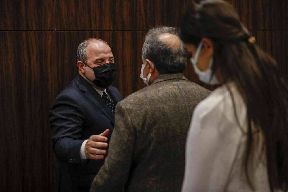 Bakan Varank, Rekabetçi Sektörler Programı çerçevesinde desteklenen projelerin faydalanıcılarıyla bir araya geldi