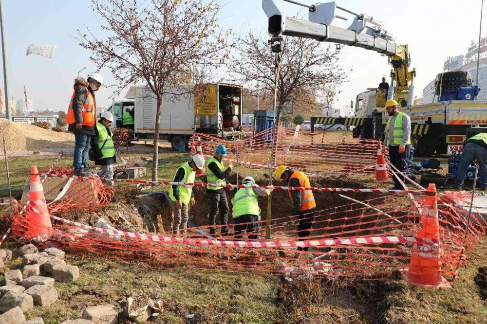 Konya Büyükşehir şehrin altyapısını güçlendiriyor