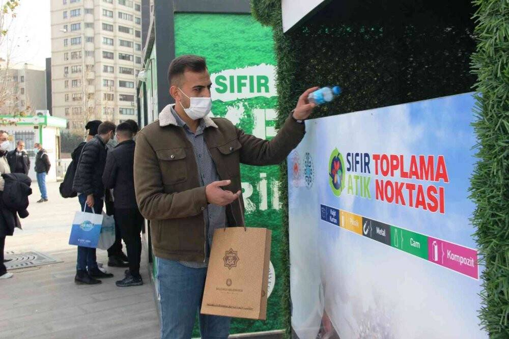 Konya’da 5 plastik veya cam şişe getirene Konyaspor maçı bileti verildi