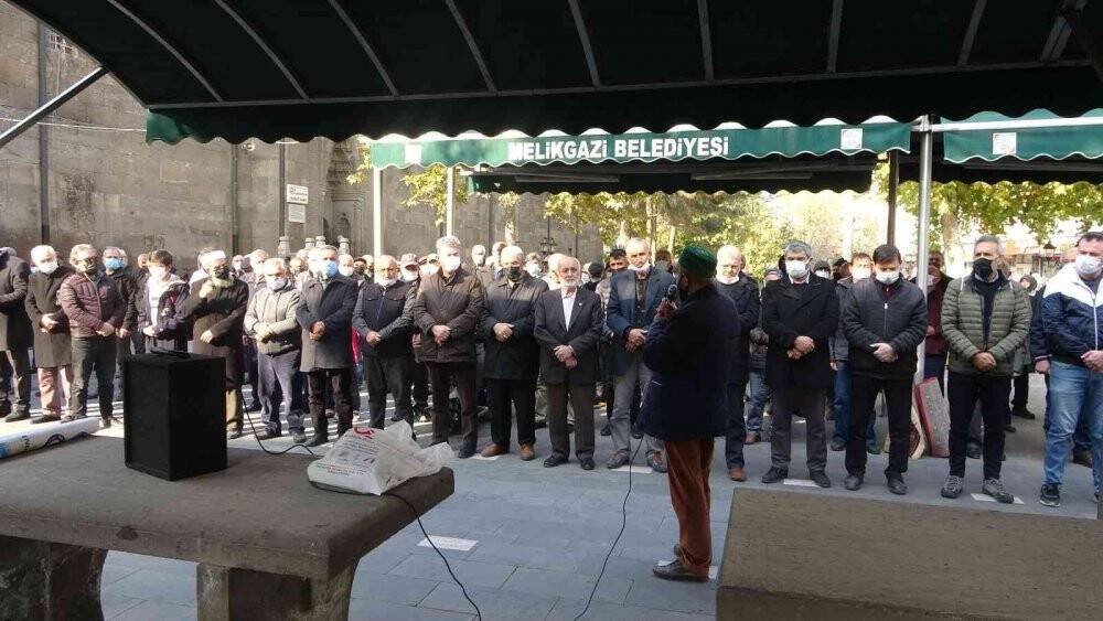 Sezai Karakoç için Kayseri’de gıyabi cenaze namazı kılındı
