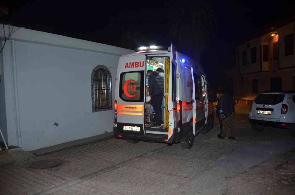 Tartıştığı kişiyi bacağından silahla vurup kaçtı