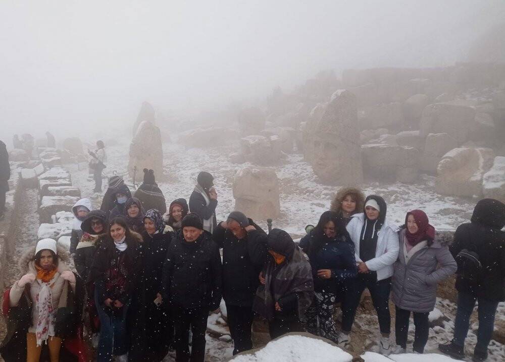 Nemrut Dağı’na mevsimin ilk karı düştü