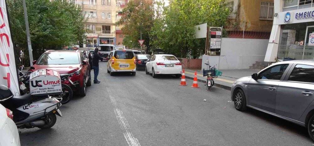 Takip ettiği şahsı sokak ortasında vahşice öldürdü, o anlar kameraya yansıdı