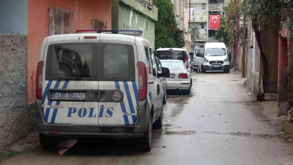 Yaşlı karı-koca evlerinde ölü bulundu