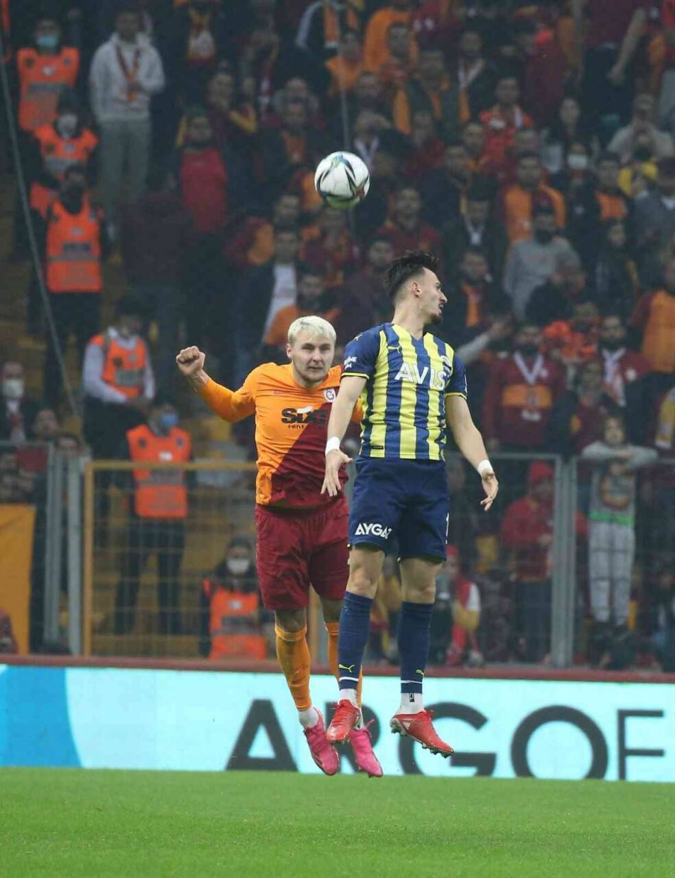 Derbinin galibi Fenerbahçe