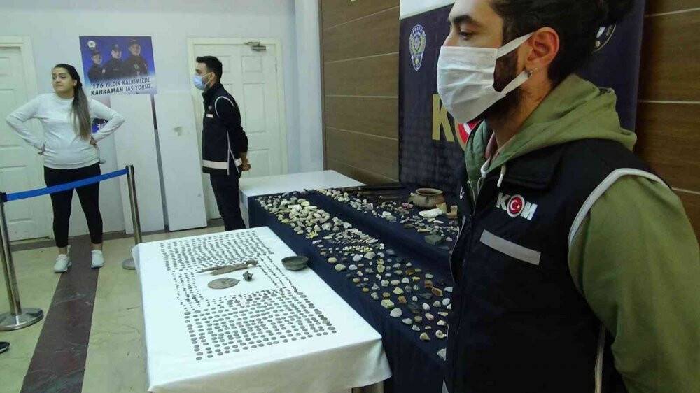 774’ü sikke olmak üzere bin 730 parça tarihi eser ele geçirildi