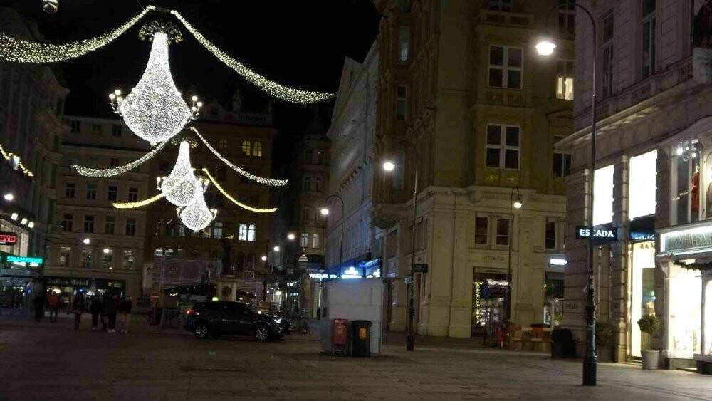 Avusturya’da sokağa çıkma yasağı başladı