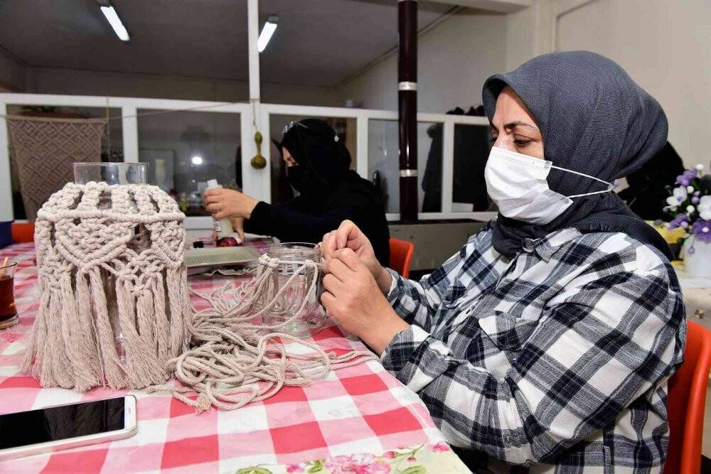 Atıklar sanat eserine dönüşüyor