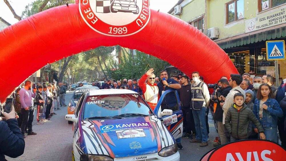 Kara tahtanın değil, pistin tozunu attılar