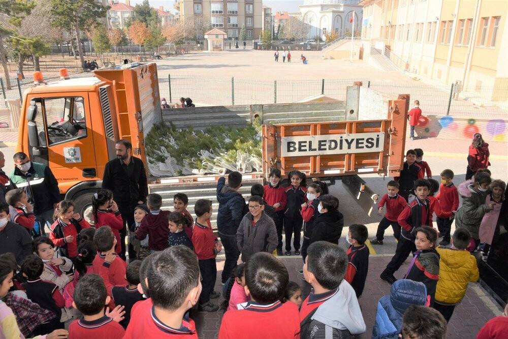 Karatay’da her öğretmene bir fidan