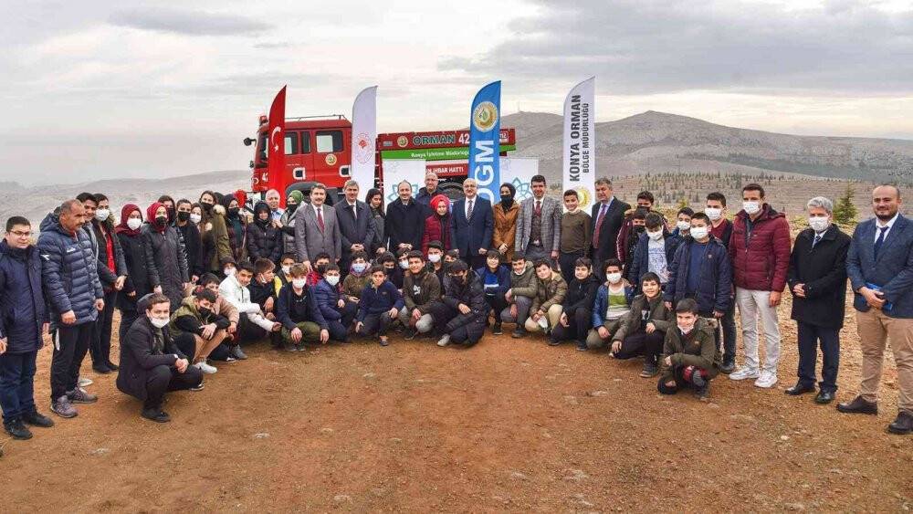 Öğretmenler hatıra ormanına  fidan dikimi gerçekleştirdi