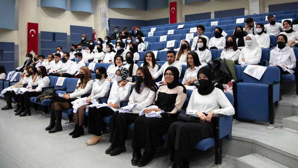 Selçuk Üniversitesinde 150 öğrenci diş hekimliğine adım attı