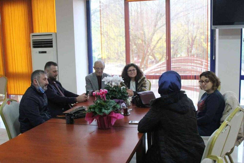 Öğrencileriyle 30 yıl sonra tekrar buluştu