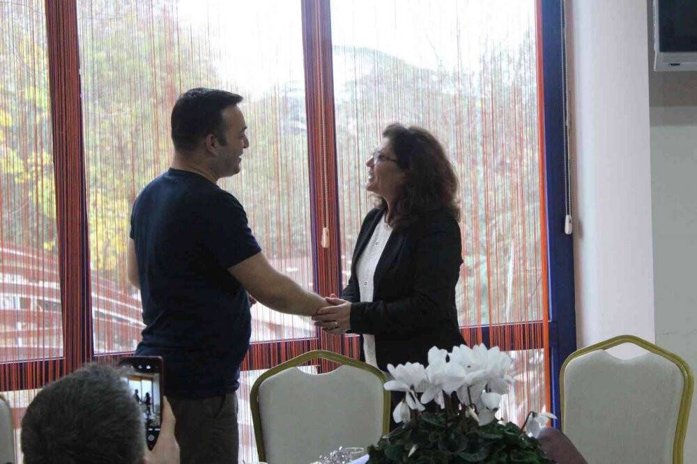 Öğrencileriyle 30 yıl sonra tekrar buluştu