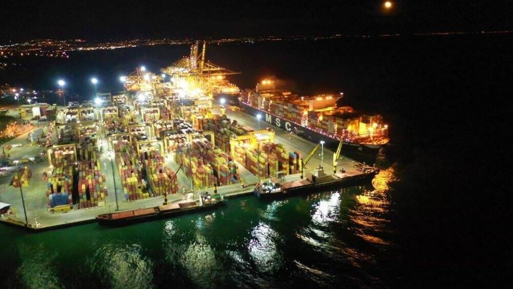 4 futbol sahası büyüklüğündeki dev gemi Tekirdağ’da