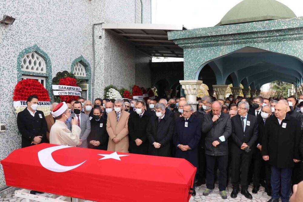 Eski İçişleri Bakanı Güneş son yolculuğuna uğurlandı
