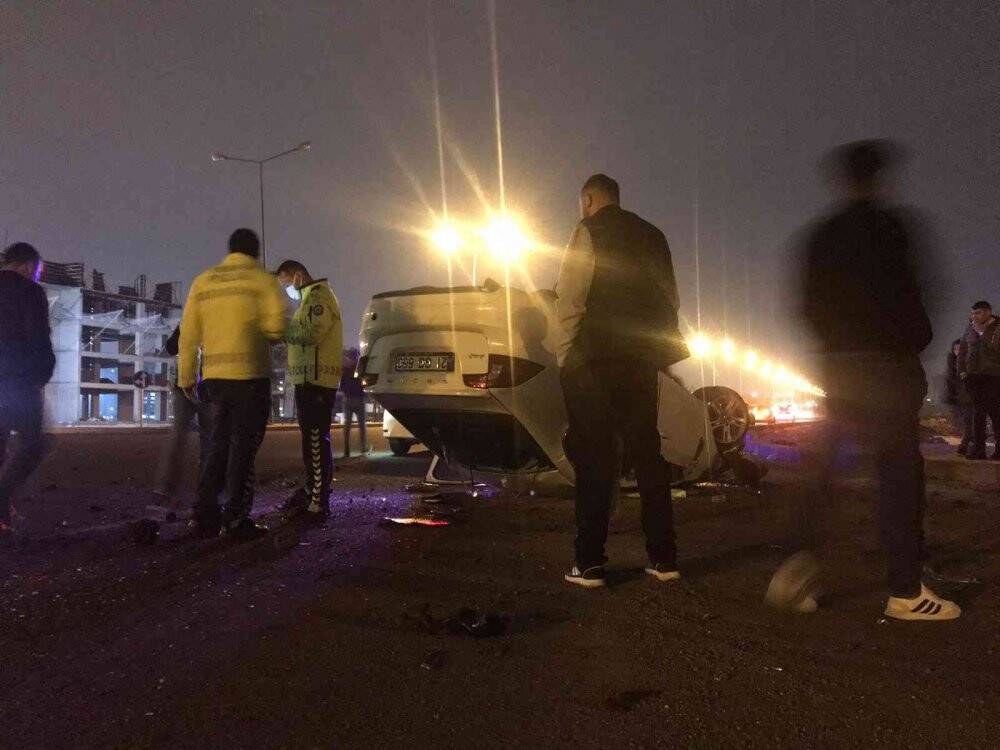 Karanlıkta kavşağı göremedi, aracı taklalar atarak durdu