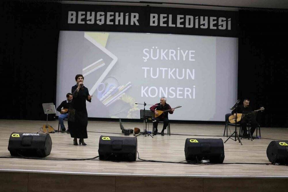 Sanatçı Şükriye Tutkun’dan öğretmenler için konser